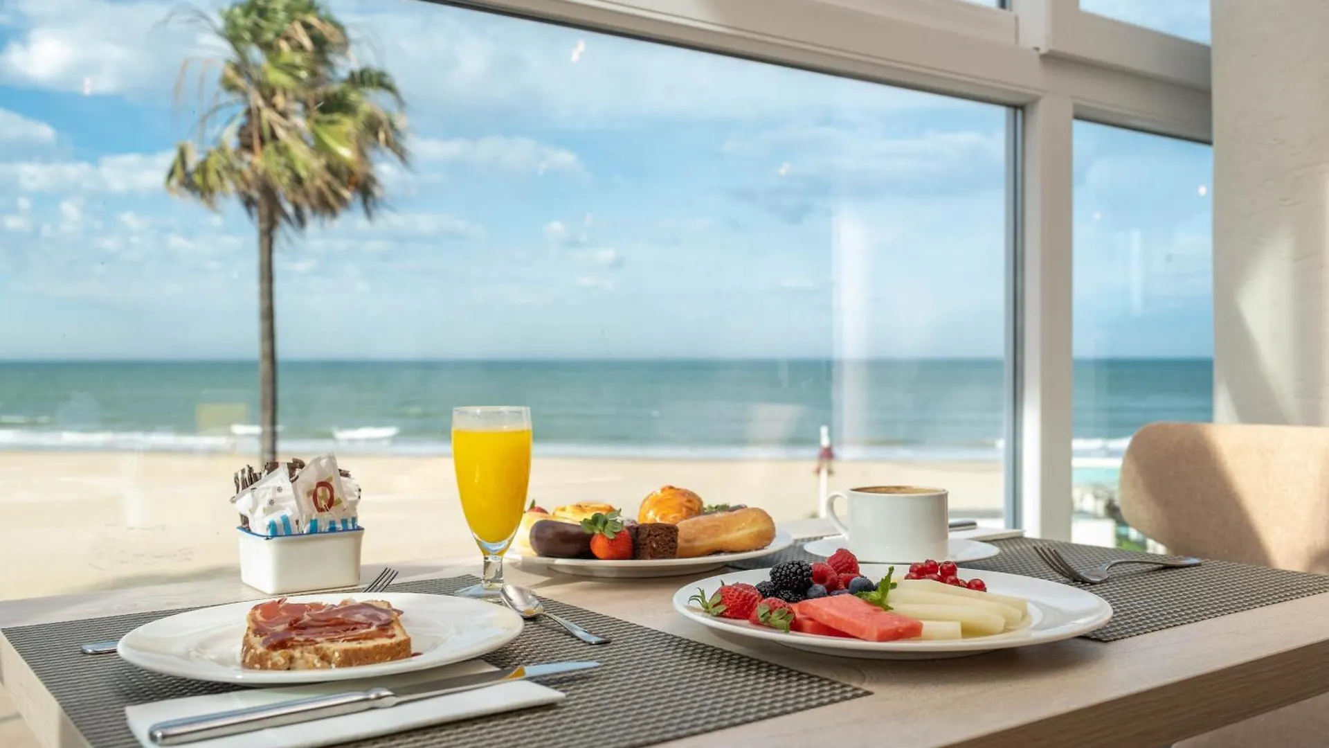 Cadiz Bahia By Qhotels 4*,